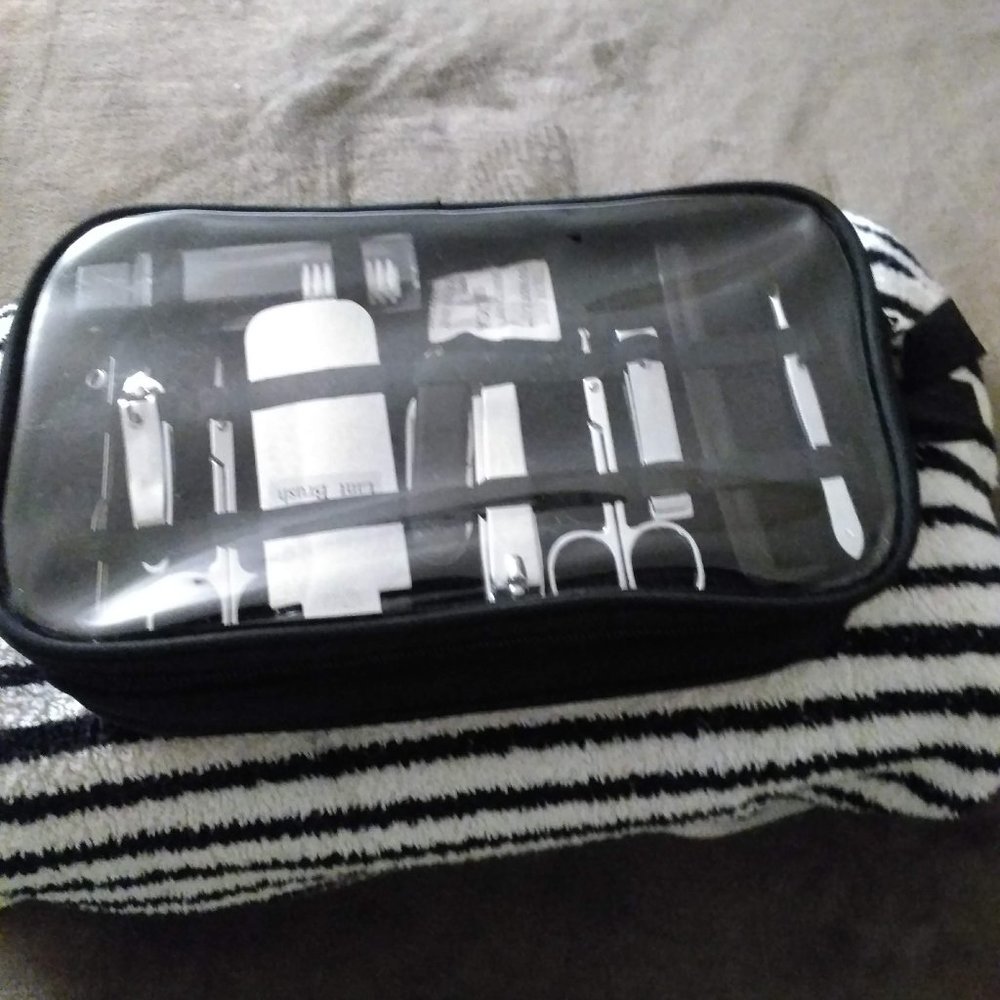 Grooming Kit - Picture 12 of 12